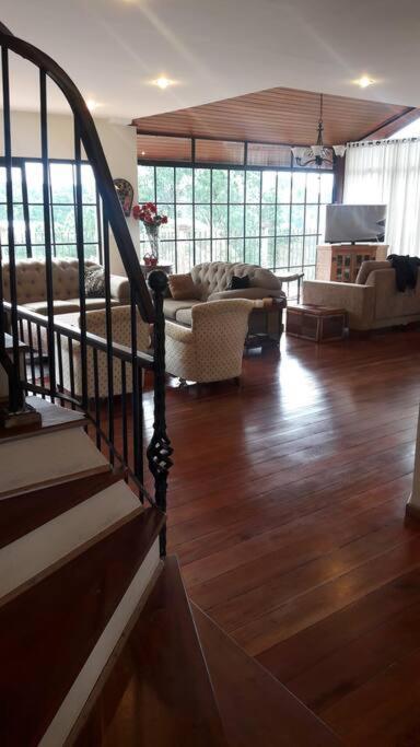 Casa E Vista Privilegiadas No Alto Do Capivari Campos do Jordao Ngoại thất bức ảnh